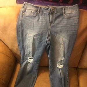 Torrid distressed jeggings size 28